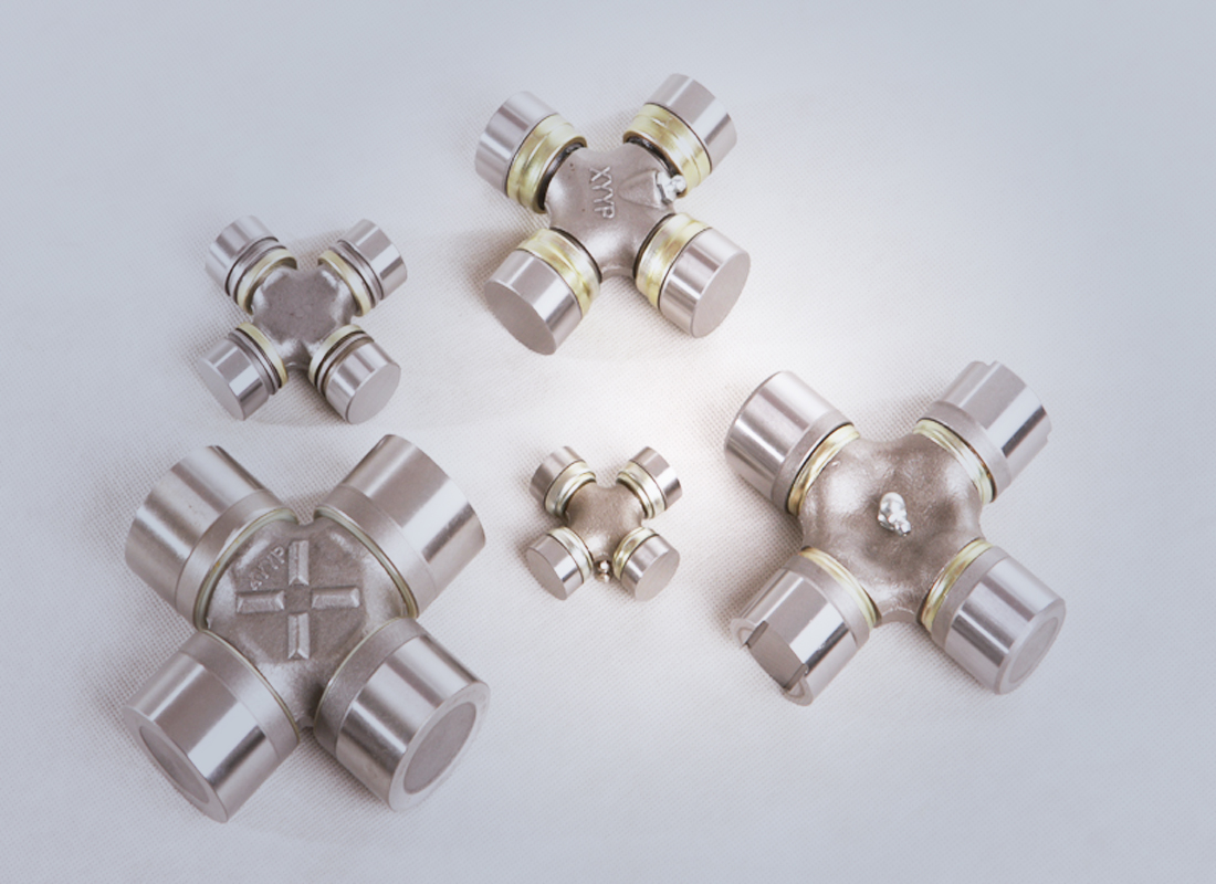 萬向節(jiē)十字軸-EQ153方向機(jī)萬向節-φ18×47-鷹牌軸(zhóu)承